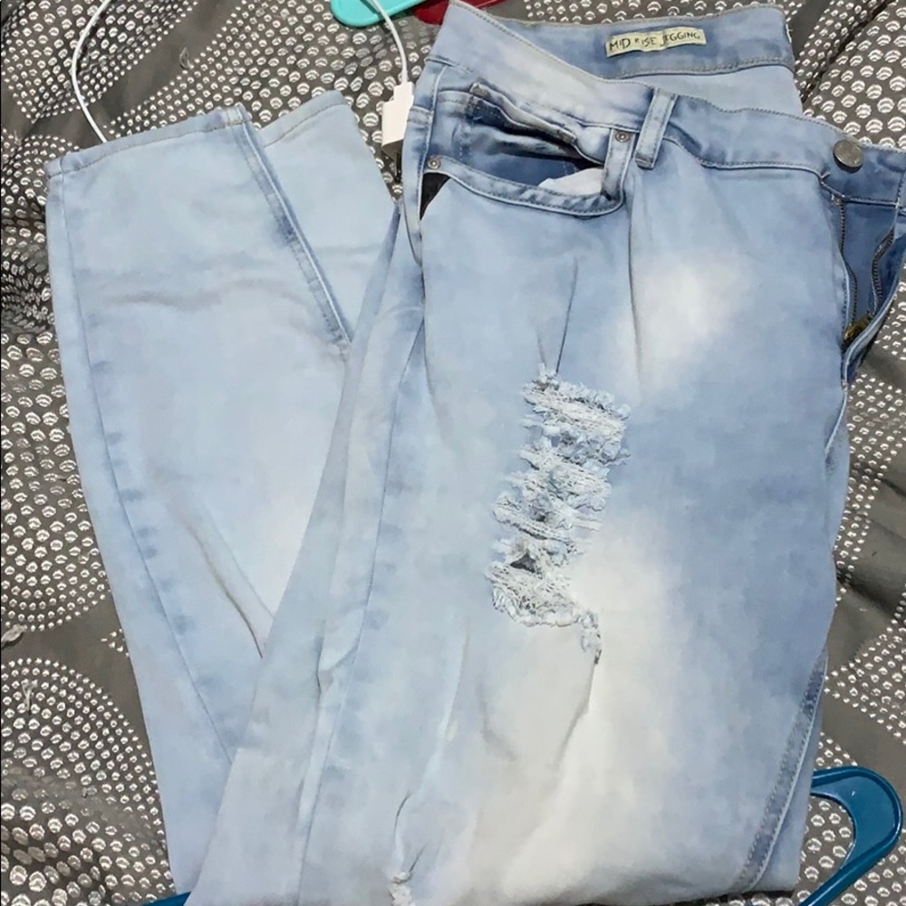 Ripped light washed jeans